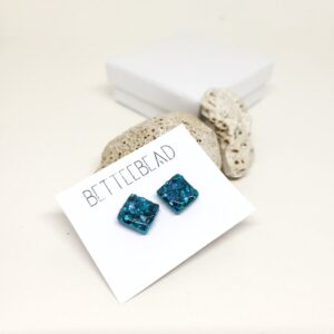 Pávazöld törtkagylós füli